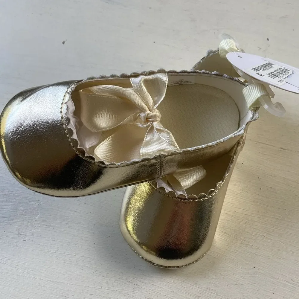 Baby’s First Impressions Gold Ballet Crawling Shoes Size 4 New with Tags